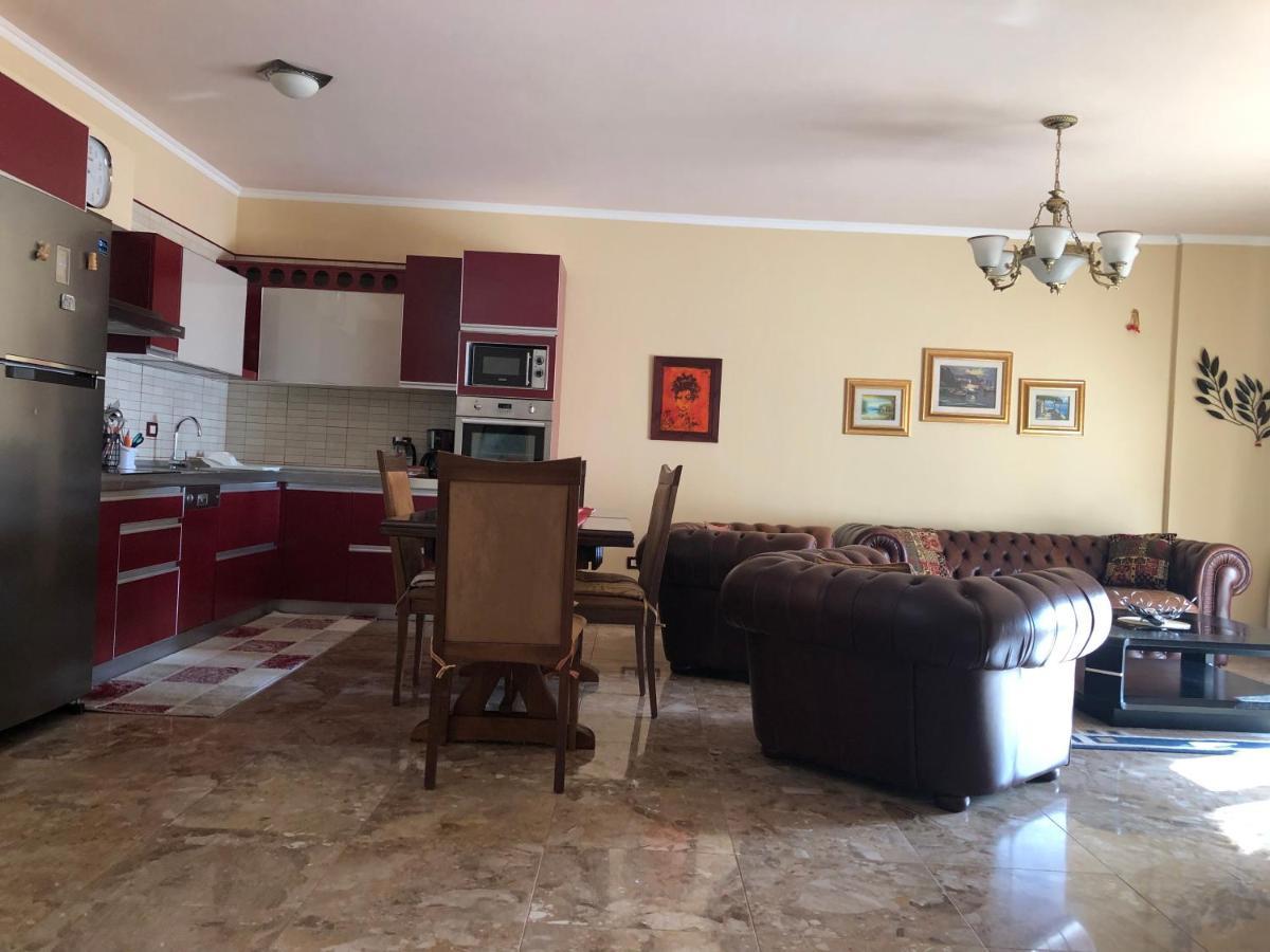 Fully Equipped Flat With Stunning Sea Views Leilighet Durrës Eksteriør bilde